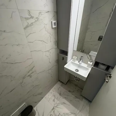 West Kula 17 דירה