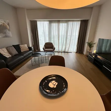 West Kula 17 דירה